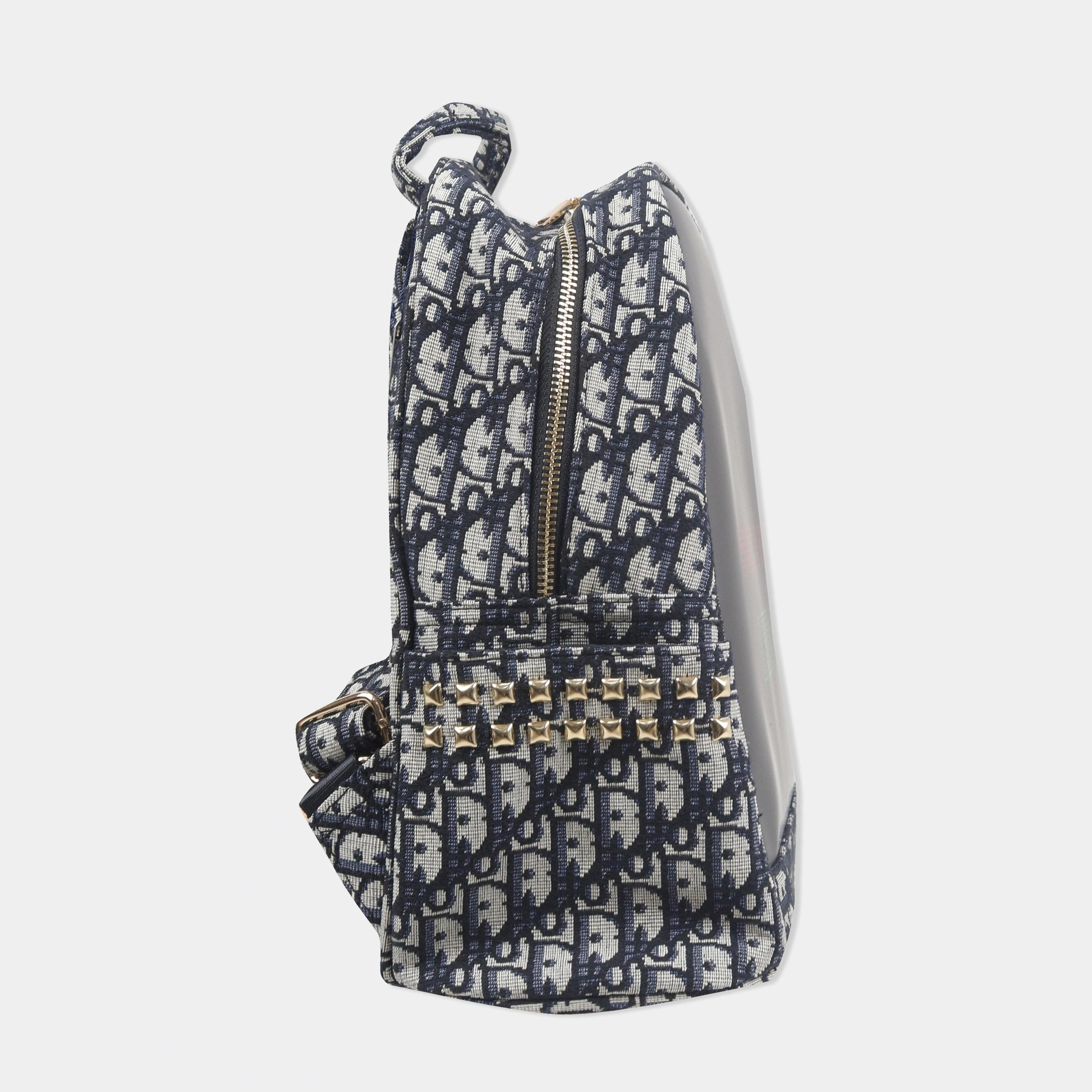 Stand out with a smart look with the LED bag Thumbnail 2