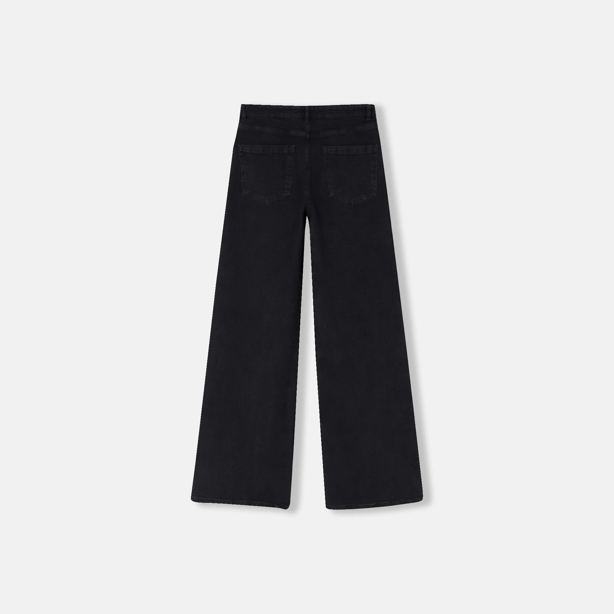 Women's wide-leg high-waisted jeans media preview 3