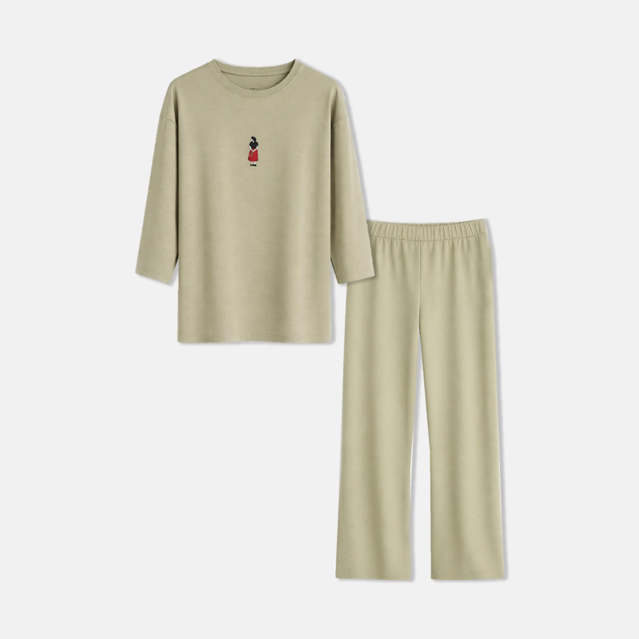 Women's clothing set with embroidered designs alternative product image