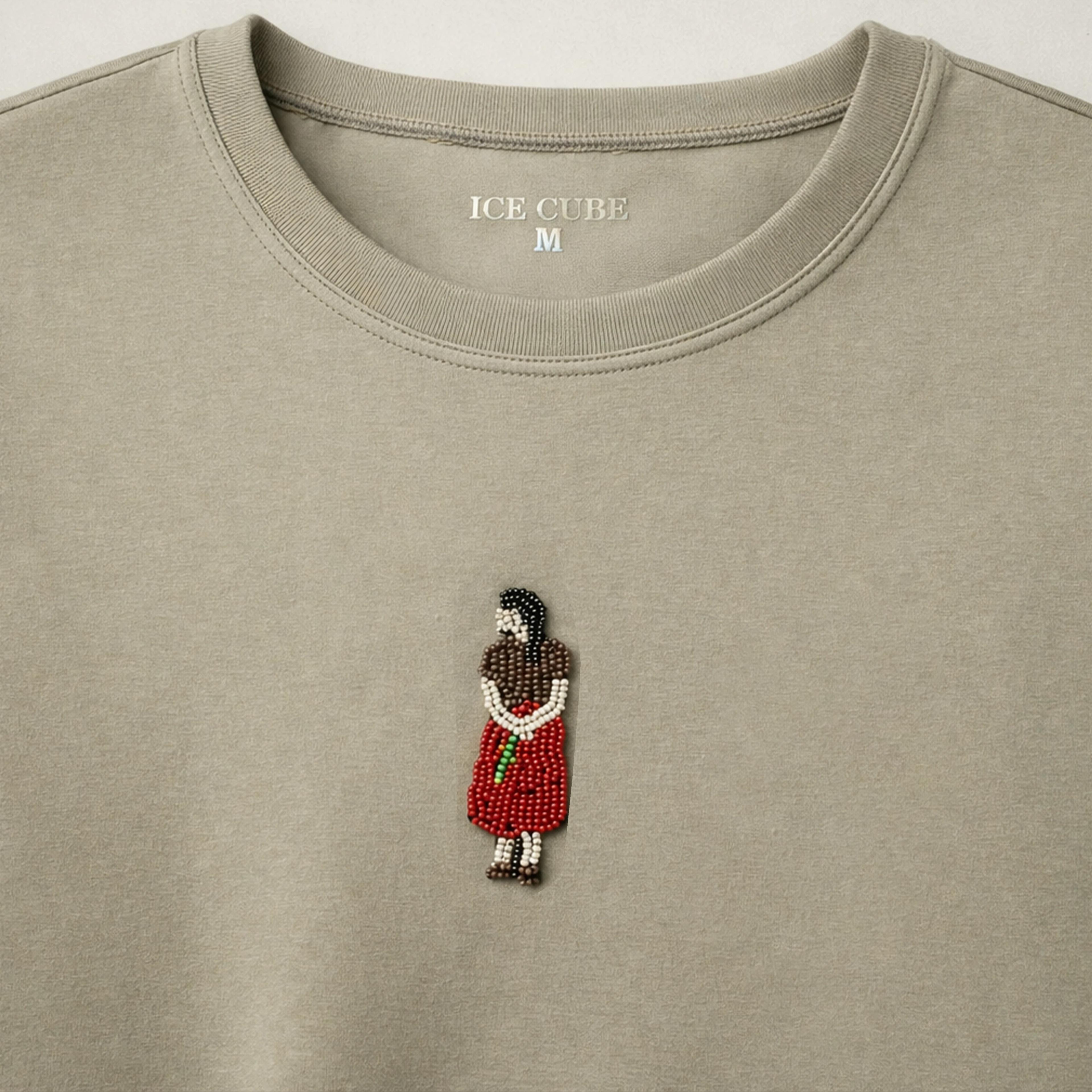 Women's clothing set with embroidered designs Thumbnail 3