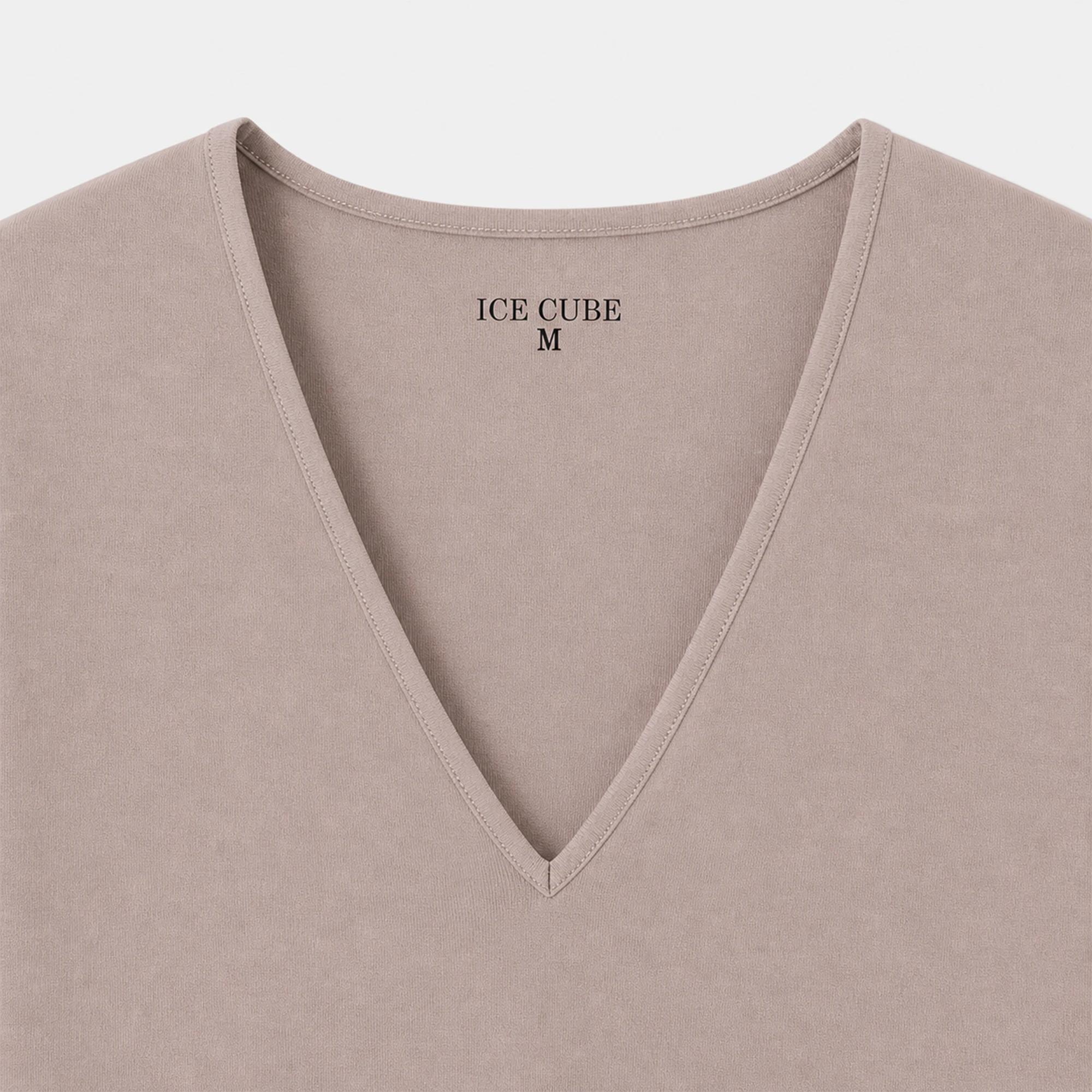 Women's V-neck sweater media preview 2