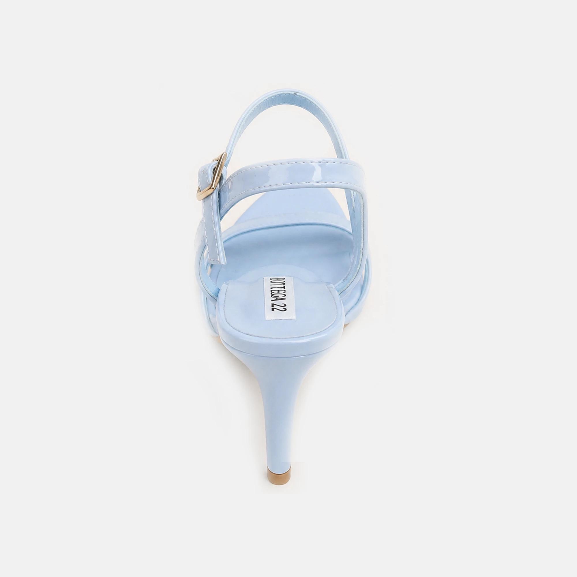 HIGH-HEELED SANDAL WITH A CRISSCROSS STRAP IN A SHINY COLOR Thumbnail 3