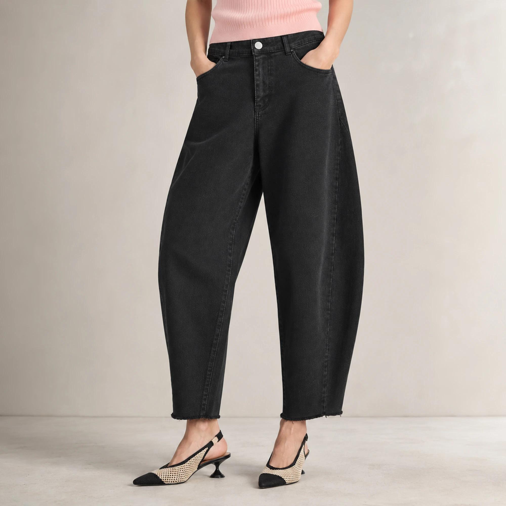 Women's High-Waisted Barrel Leg Jeans product image