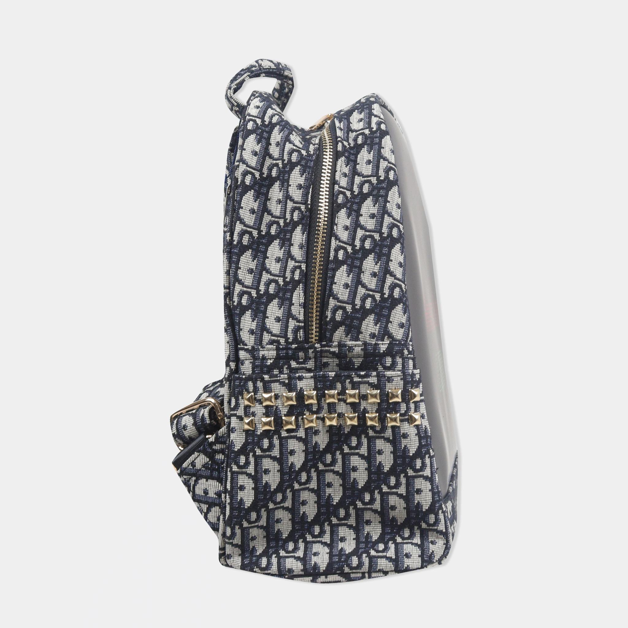 Stand out with a smart look with the LED bag media preview 2